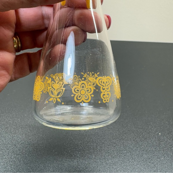 Vintage 1970’s Pyrex Butterfly Gold Oil/Vinegar Dispenser - Picture 3 of 5